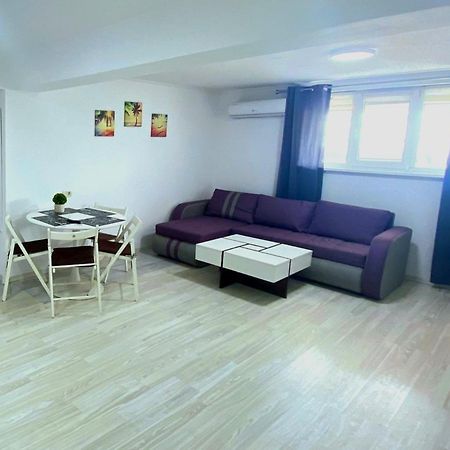 "Near Vega" Apartment Mamaia Exterior photo